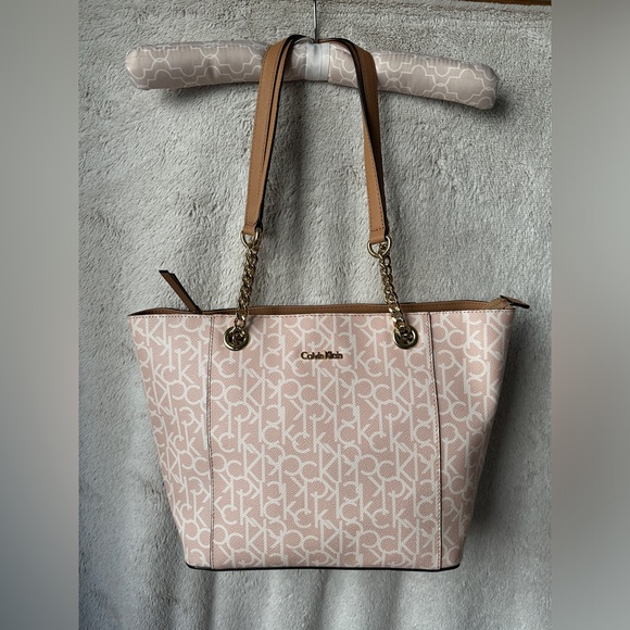 NWOT! Calvin Klein Pink & White Shoulder Bag - Picture 2 of 14